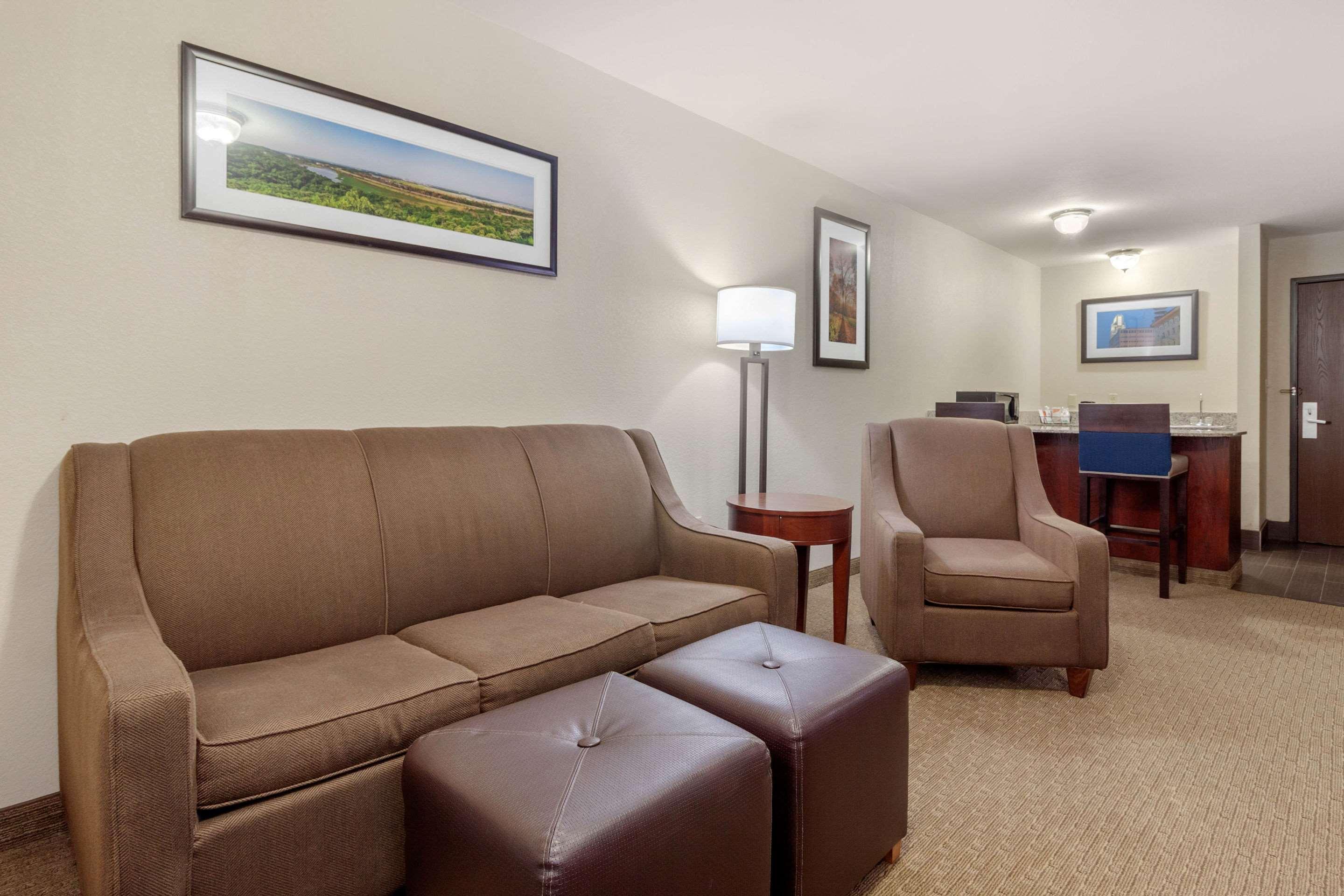 Comfort Suites Omaha East-Council Bluffs Extérieur photo