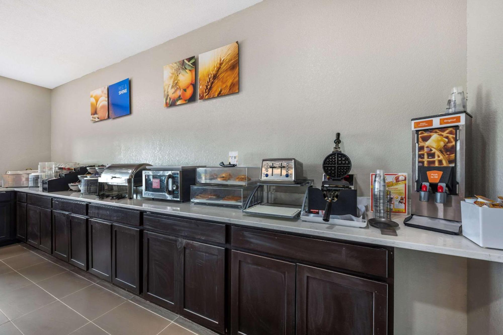 Comfort Suites Omaha East-Council Bluffs Extérieur photo